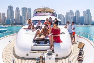 Dubai Marina: Luxury Yacht Tour with Breakfast or BBQ Option
