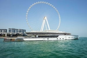 Dubai: Mega Yacht Dinner Cruise with Buffet