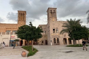 Dubai. Gamlebyen, museer, markeder, gatekjøkken og Abra-båttur