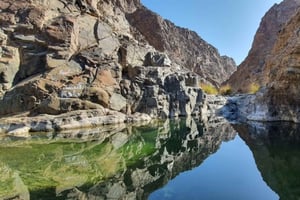 Dubai: Wadi Shawka-altaalla vierailu: Yksityinen aavikkopäiväretki ja Wadi Shawka-altaalla käynti