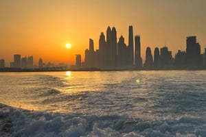 Дубай: Частная экскурсия на закате на яхте из Дубай Марины