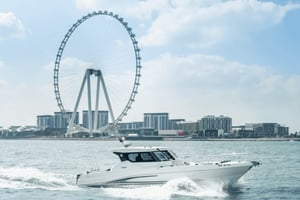 Dubai: Privat bådtur med 36 fods luksusyacht