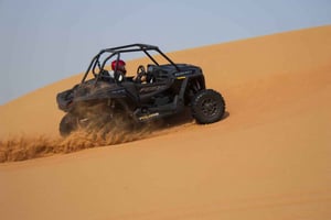 Dubaj: Pustynia Red Dune, przejażdżka buggy po wydmach i kolacja w formie bufetu BBQ