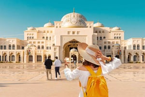 Dubaj: Sheikh Zayed Mosque & Qasr Al Watan Tour z odbiorem z lotniska