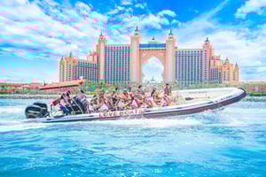 Dubai: Sightseeing Speedboat Tour live-oppaan kanssa.