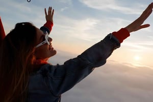 Dubai: Tour in mongolfiera all'alba sopra il deserto