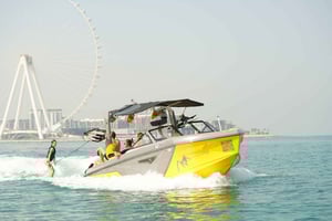 Dubai wakesurfing & wakeboarding: Snacks & drinks included!