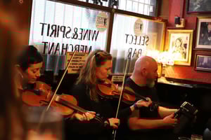 Dublin: Echte traditionelle Musik-Pub-Tour mit einem lokalen Musiker