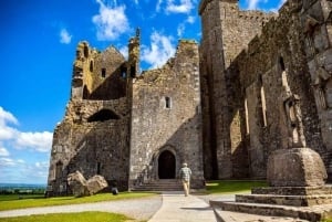 From Dublin: Blarney, Rock of Cashel and Cahir Castles Tour