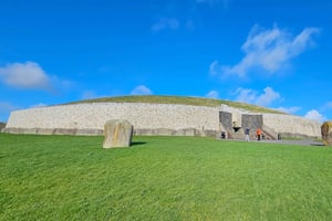 ニューグレンジ・パッセージ・トゥームと古代アイルランドの遺跡。