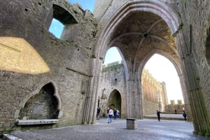Excursão pessoal saindo de Dublin: Rocha de Cashel, Castelo de Cahir e muito mais