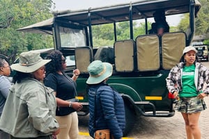 フルフルウェ＝インフォロジ国立公園：ビッグファイブ1日サファリ