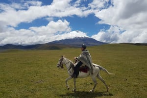 Passeio a cavalo no Parque Nacional Cotopaxi