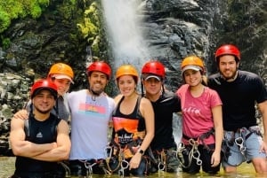 Guayaquil: excursão de dia inteiro à floresta nublada, caminhadas e canyoning