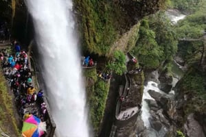 Pailon Del Diablo + Mano de Dios + Casa del Arbol + Night Tours 1 Day