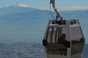 Quito: Cable Car Ride and Private City Tour