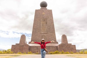 Quito-Mitad del Mundo:Monumento,MuseodelSol,Cráter Pululahua