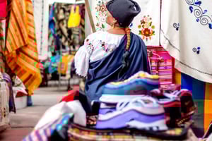 Quito: Otavalon markkinat, San Pablon järvi ja vesiputous