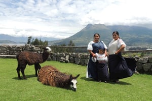 Quito: Otavalo Sightseeing and Handcrafts Market Day Tour: Otavalo Sightseeing and Handcrafts Market Day Tour