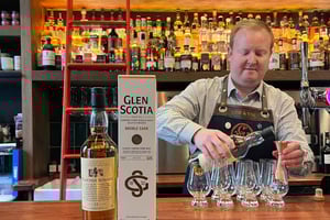 Middag og omvisning med din personlige skotske sommelier