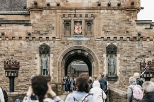 Edinburgh: Rundvisning på slottet og i den gamle bydel med billetter, kort og guide
