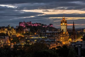 Edinburgh: Guided Ghost Walking Tour