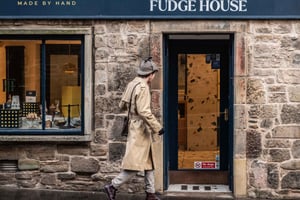 Edimburgo: Tour pelas joias históricas com whisky e sabores locais
