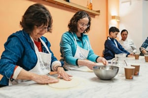 Florence: Premium Pizza & Gelato Preparation Class with Wine