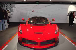 Firenze: Privat Ferrari-tur, parmigiano- og balsamico-smaking