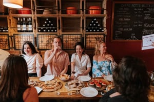 Florence: Small-Group Sunset Food & Wine Tour in Oltrarno