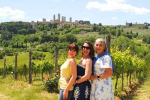 Tour enologico in Toscana: 2 cantine e San Gimignano da Roma