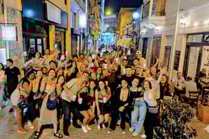 アンティーブのパブクロール、4つのパブ、無料ショット＆パーティーバイブス、フレンチリビエラでお楽しみください