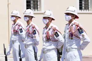 カンヌまたはアンティーブ：ニース、エズ、モナコ、モンテカルロの日帰り旅行