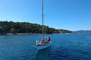 From Port Grimaud: Half-Day Classic Yacht Sailing Experience