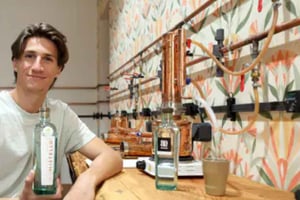 Niza: Crea tu propia ginebra con un maestro destilador - 2 personas