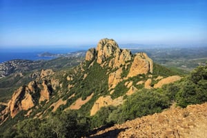 Saint Raphaël: guided hike in the Esterel with tasting experience