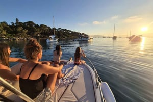 Coucher du soleil aux Îles de Lérins depuis un bateau privé à Cannes