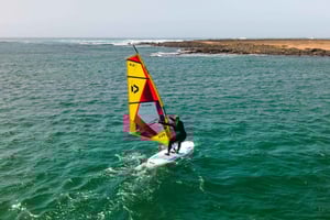 Windsurfkurs für Anfänger in El Cotillo (4 Stunden)
