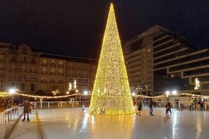 Santiago de Compostela: Tour guiado por las luces navideñas de Vigo
