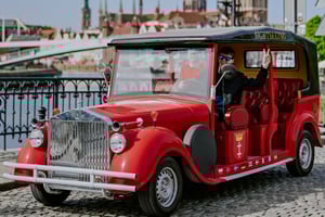 グダニスクのレトロカーで60分の観光