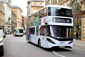 Glasgow: Helppo bussikuljetus lentokentän ja kaupungin keskustan välillä