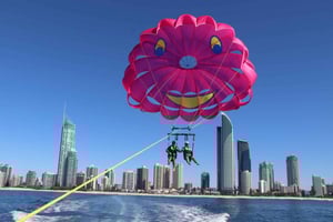 Gold Coast: Parasailing in Surfers Paradise with Free Photos