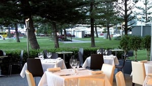 Lauxes Lounge Bar & Restaurant