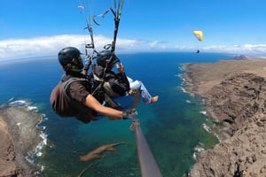 Lanzarote: Tandem Paragliding Flight Over Lanzarote