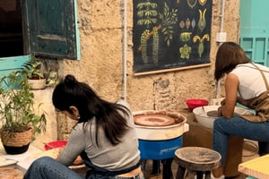 Las Palmas: Pottery Wheel Class with Materials