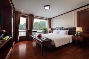 2/3-Day Halong & Lan Ha Bay Dora 5* Cruise balcony, bathtub