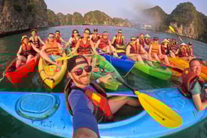 Cat Ba: Dagsudflugt med cykling, kajakroning, måltider, billetter