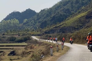 Fra Ha Noi: CaoBang Loop Motorbike Tour med EasyRider 3 dage