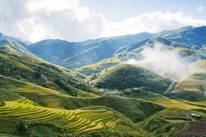 From Hanoi: 2-Day Overnight Sapa Tour by Limousine