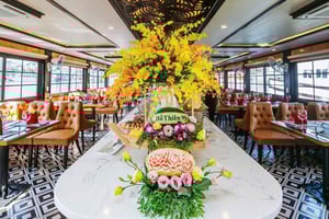 Au départ de Hanoï : croisière tout compris 5 étoiles avec déjeuner buffet.